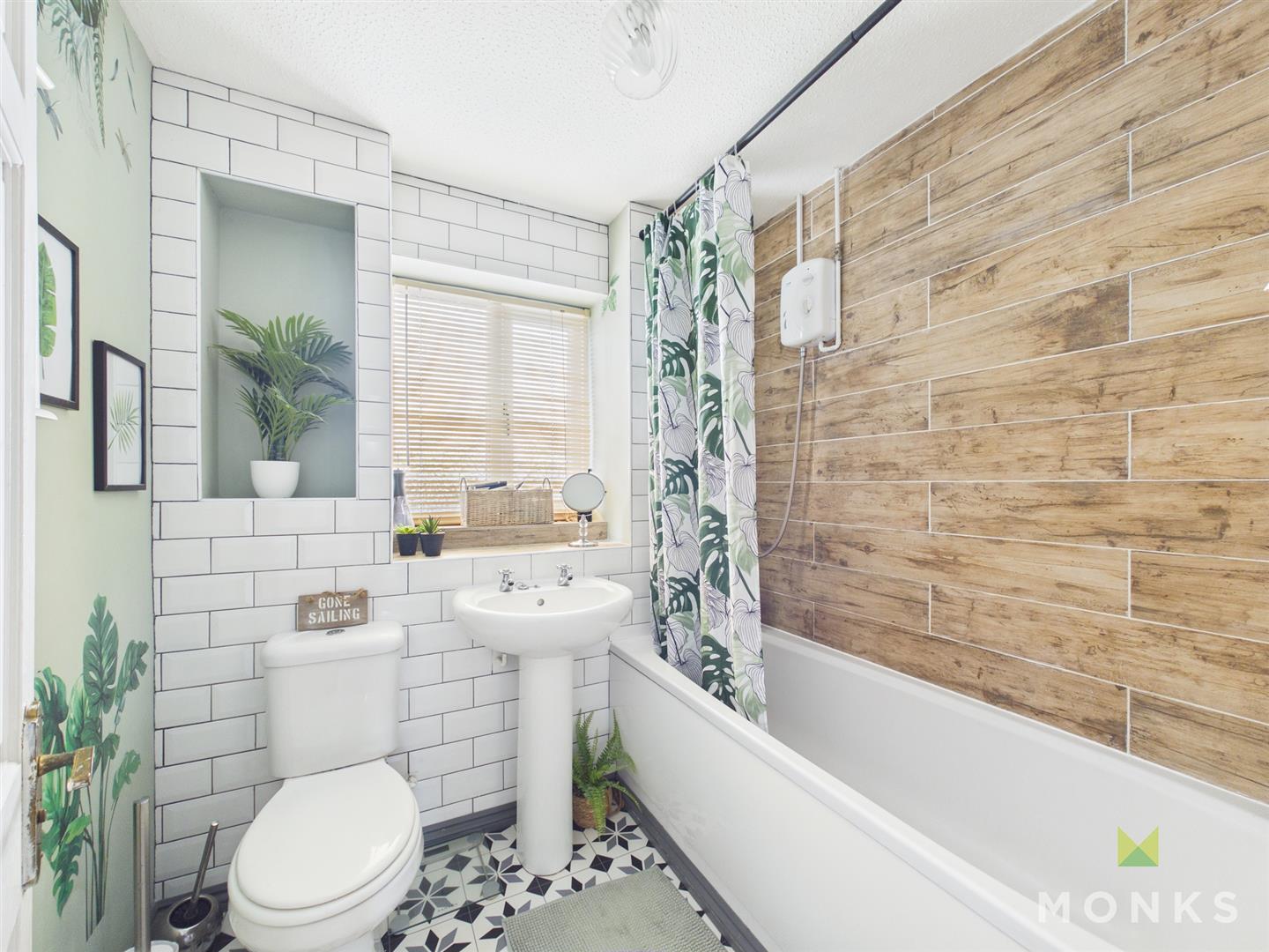 4 Crampton Court, Oswestry, SY11 2YP For Sale